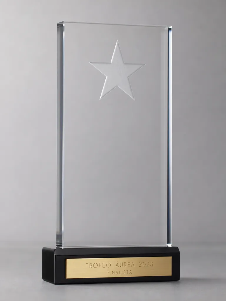 Trofeo de reconocimiento en metacrilato